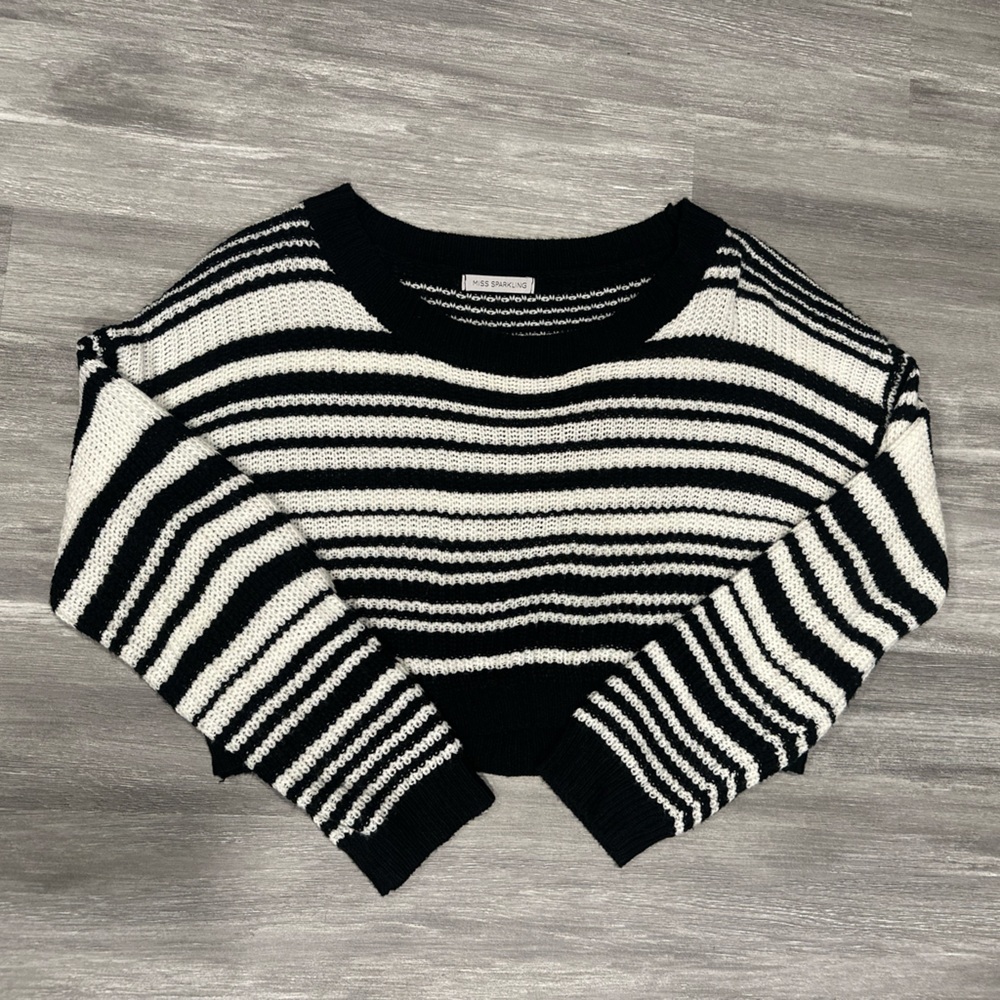 Striped Oversized Cropped Black and White Sweater Small